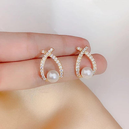 Pearl earrings with glitter by Harrison & James - earrings product image 3